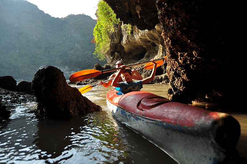 Do Kayaking through Dark & Bright Cave